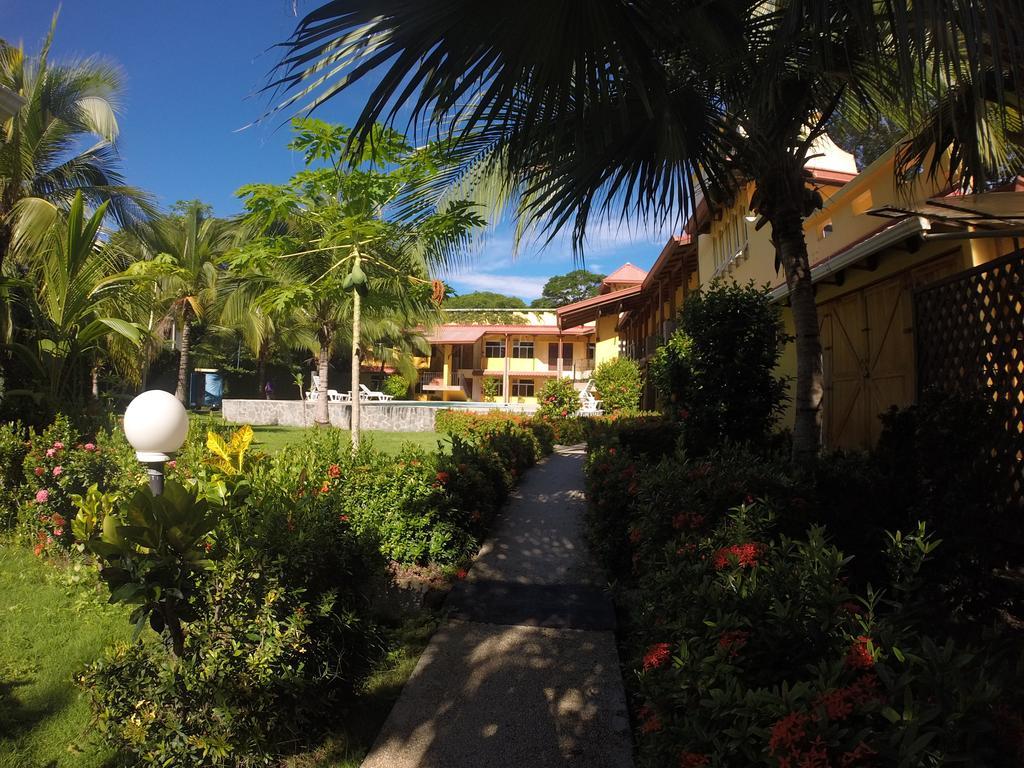 Hotel Isolina Beach Potrero  Exterior photo