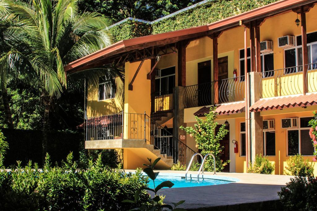 Hotel Isolina Beach Potrero  Exterior photo
