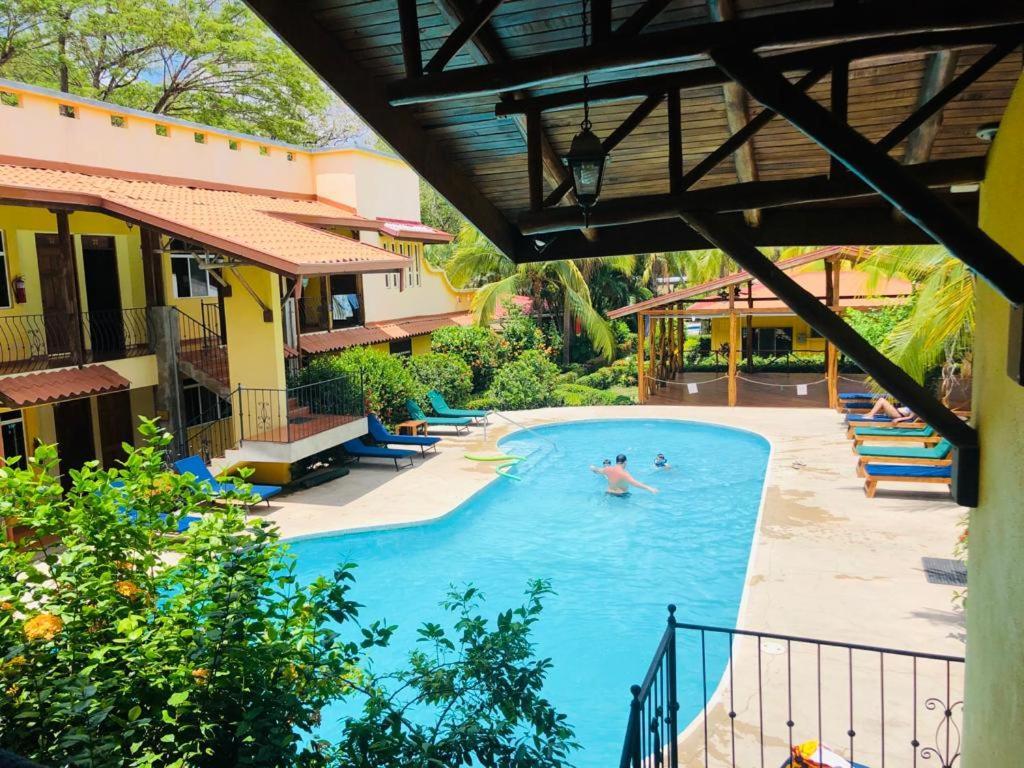 Hotel Isolina Beach Potrero  Exterior photo