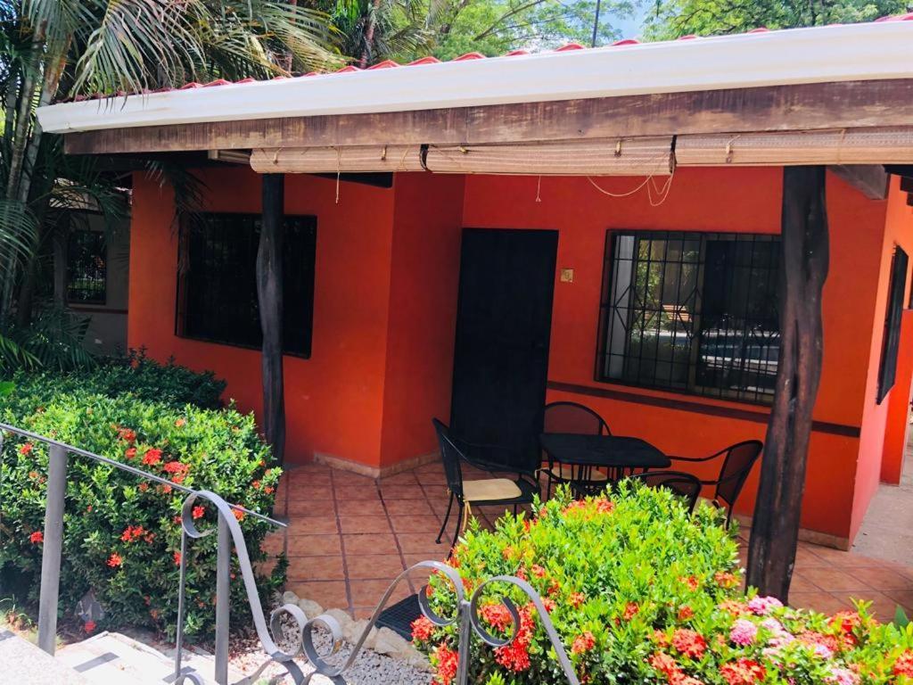 Hotel Isolina Beach Potrero  Exterior photo