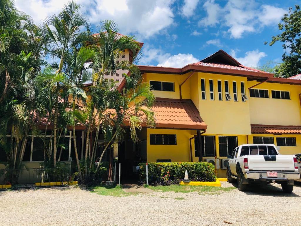 Hotel Isolina Beach Potrero  Exterior photo