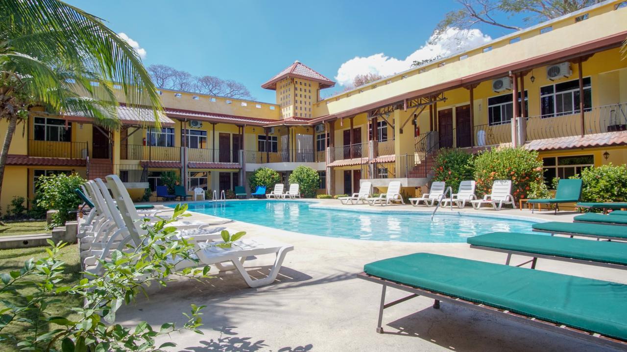 Hotel Isolina Beach Potrero  Exterior photo