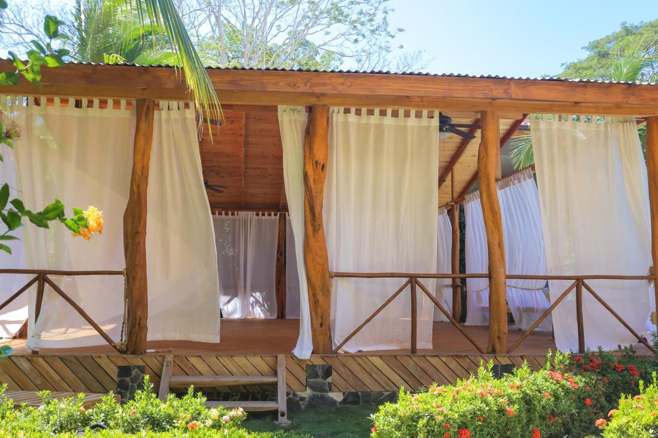 Hotel Isolina Beach Potrero  Exterior photo